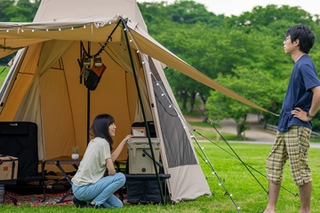 ユージャックの人気テント「サーペント」シリーズにTC素材が仲間入り。秋冬キャンプの準備はこのひと張から!?