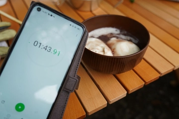 【ひよっこキャンパーの3分クッキング】コンビニ食材をフル活用!メスティン&シェラカップ調理に挑戦