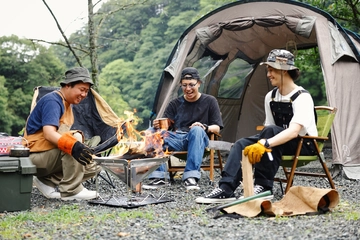 今年の夏はグループキャンプへ行こう! 仲間たちと快適にワイワイ盛り上がるためのギアって?