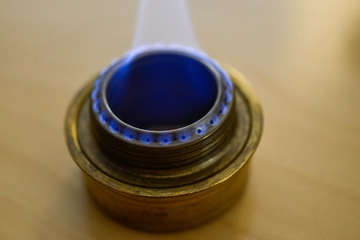 【今日のキャンプ用語辞典】今さら聞けない「アルコールストーブ」とは?