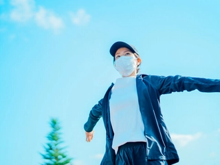 キャンプには必須かも!?見た目も機能もうれしい、マスクストラップのススメ