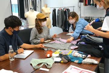 hinata×しまむらが共同開発！「お手頃＆キャンプスペック」なインナー発売に向けて意見交換会がスタート