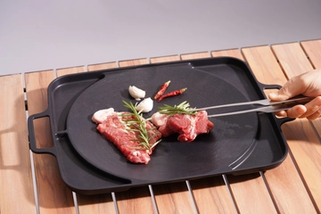 重さ1.5㎏!副菜も作れる万能「EGyグリドル」でキャンプ飯がグレードアップ