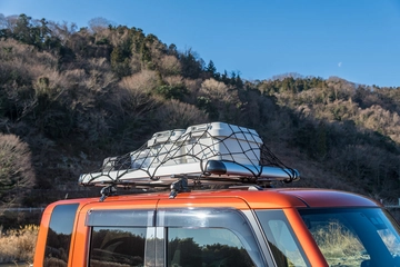 【今日のキャンプ用語辞典】今さら聞けない「ルーフキャリア」とは？