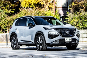 最新四代目の実力を探る!進化したSUV「日産 エクストレイル」のキャンプ的装備と魅力