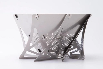 【こだわりの焚き火台】わずか800gに詰め込まれた美しさ！ソロ向け「コルドロン」が新登場