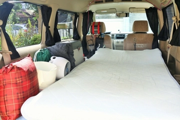 車中泊グッズおすすめ39選！4つの必需品と買ってよかった便利グッズも