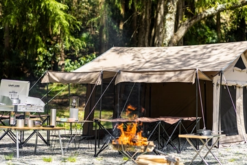 小川張りはもう卒業！「専用ウォール」でタープが主役の新感覚キャンプを始めてみよう