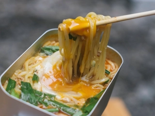 「世界のグルメ」がキャンプ場に初登場！冷凍自販機で24時間いつでもあなたのキャンプサイトへ