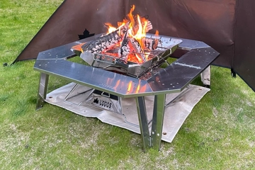 【わずか10秒設置】ロゴスの人気「囲炉裏テーブル」が超軽量&ネジいらずに劇的進化!