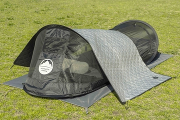 【1秒設営で暑さ＆虫対策が完璧に】ソロキャンプ必須ギア全部盛りの「1,000ミクロン蚊帳テント」が登場