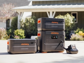 今度は合体もできる！最新キャンプ向けギア「Plusシリーズ」がジャクリのポータブル電源に仲間入り