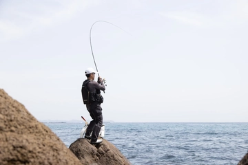 フローティングベストおすすめ20選！選び方やライフジャケットとの違いも解説