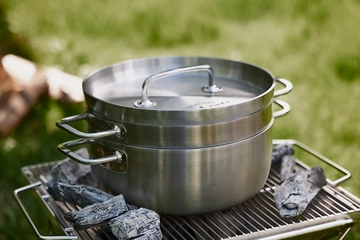 深鍋＆浅鍋セットで同時調理も！キャンプ飯がはかどる「ステンレスダッチオーブン」が新登場！