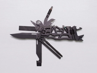 手のひらが「18の道具箱」に！切って・削って・火も起こせる「マルチツール」が新登場