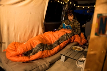 車中泊でも快眠できるベッド環境の作り方！おすすめアイテム15個も紹介