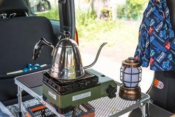 車中泊に便利なテーブルおすすめ14選！100均グッズやニトリの活用法も紹介