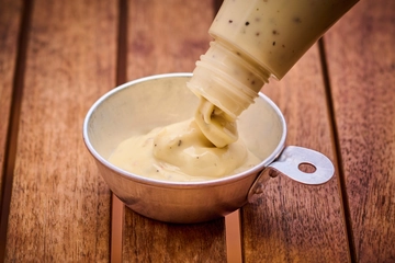 ほりにし監修の「キャンプなマヨネーズ」が新登場！キャンプ飯が変わる「ホリネーズ」とは