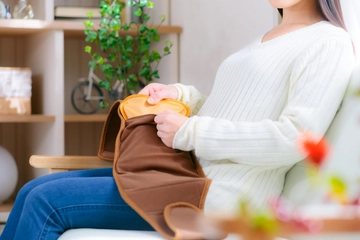 電気湯たんぽのおすすめ15選！蓄熱式と充電式の違いや、捨て方まで徹底解説