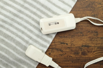 キャンプ用電気毛布おすすめ10選！より温まる使い方や選び方も紹介