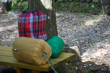 コスパ最強の安い寝袋(シュラフ)おすすめ12選｜暖かい冬用・便利な3シーズン用