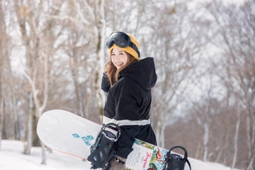 ゲレンデ映えするおしゃれなレディーススノーボードウェアを紹介！