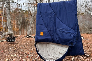 【女子ソロキャンでレビュー】キャンパー400人の声から生まれたシュラフはオールシーズン使用可能！