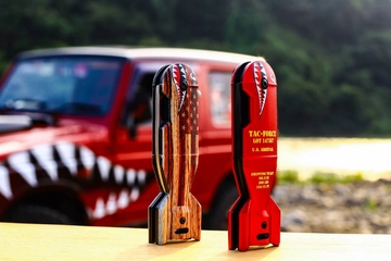 キャンプ＆ミリタリーファンにはこのナイフ！「シャークボムナイフ」に新色ゼブラウッド＆REDが登場