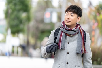 人気メンズマフラーおすすめ16選！巻き方も解説