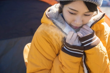 【プロの女性キャンパー直伝】冬キャンプに必須の「防寒」アイテム厳選5品