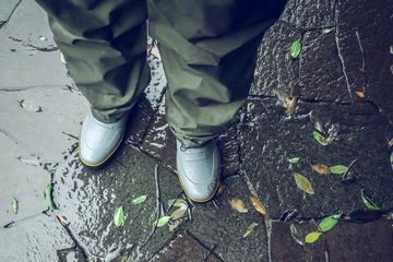 おすすめのレインパンツ20選！ワークマンやユニクロなどの人気モデルを紹介