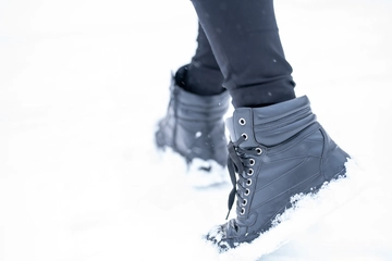 冬キャンプもおしゃれな靴で！レディース防寒ブーツを厳選