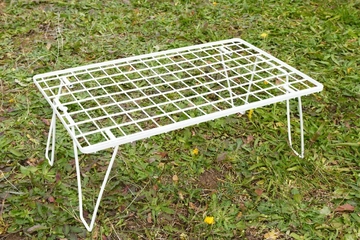 キャンプの大定番「フィールドラック」が初のホワイトに！EC限定で販売スタートです