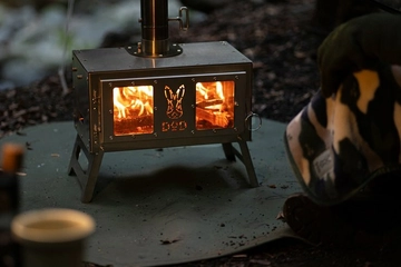 【DODの新作】軽い・割れない・曇らない！常識を覆す「薪ストーブ」が登場です