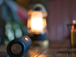 アウトドア用スピーカーおすすめ14選！Bluetooth搭載でキャンプに最適！