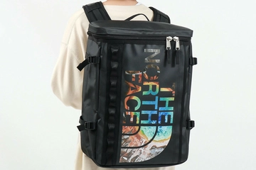 ザ・ノース・フェイスのヒューズボックスは使い勝手抜群でおしゃれ！