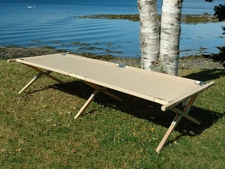 有名キャンパーに大人気！ウッドフレームのコットおすすめ2選