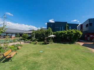 「泊まれる秘密基地 L-BASE」とは？魅力やおすすめの部屋を紹介