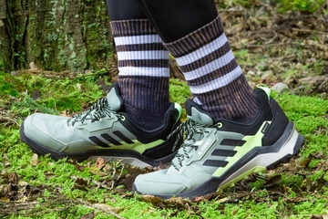 人気ハイカーも納得！キャンプ＋山に「アディダス テレックス」のシューズが絶妙な理由