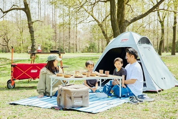 実は「コールマン」がいい！身軽な春ピクニックを叶える「おすすめキャンプギア」4選