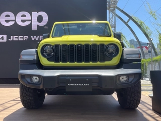 新型「ジープ ラングラー」が日本上陸！より精悍＆快適なキャンプなクルマに【10台限定モデルも】