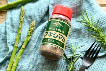 アウトドアスパイス「マキシマム」でつくる簡単レシピ！肉・サラダ・ご飯にも