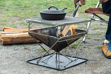 【徹底レビュー】スノーピークの「焚火台」！使用感やサイズなどをチェック