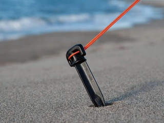 おすすめの砂浜向けペグ(サンドペグ)8選！抜けにくい製品や打ち方を紹介