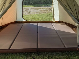 キャンプでも快適な睡眠を！スノーピークのおすすめマット/シートを紹介