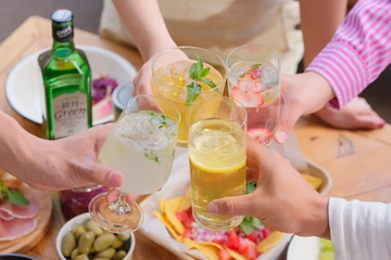 マンネリ解消はおしゃれレシピで！すっきり「鏡月Green」で楽しむキャンプのススメ【お得情報も】