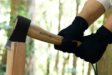 キャンプの薪割りが楽に！ヴァストランドの「手斧」がイイ