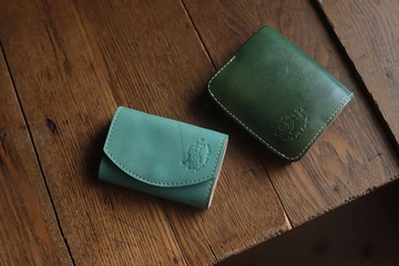 水に強い革財布！キャンプや登山に持っていけるタフな相棒