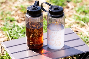 定番品が特別なモノに！ナカオテッペイ氏が描き下ろした「新作ナルゲンボトル」【hinataオリジナル】