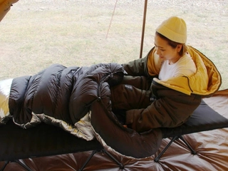 着る寝袋(人型寝袋)おすすめ7選！着たまま動けて保温効果が高いのが魅力